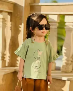 تیشرت آستین چین دار سبز طرح بالرین