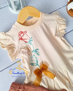 ست تیشرت و شلوارک کرم شکلاتی طرح شاخه گل رز