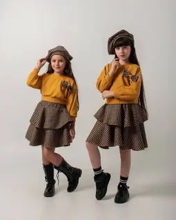 ست سه تکه کراپ و دامن و کلاه خردلی طرح پیچازی