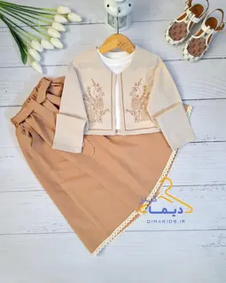 ست کت دامن همراه تاپ کرم نسکافه ای طرح سوزندوزی 