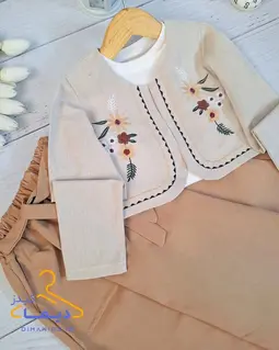 ست کت دامن همراه تاپ کرم نسکافه ای طرح گلهای سوزندوزی