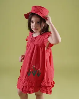 پیراهن سه تکه پایین چین قرمز طرح گلدوزی 