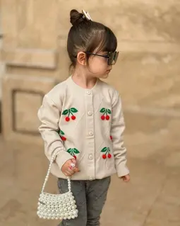 ژاکت جلو دکمه کرم طرح گیلاس برجسته