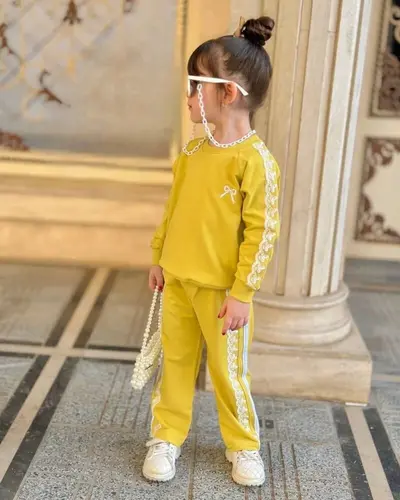 ست بلوز و شلوار زرد طرح تور دوزی پروانه ای