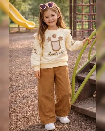 ست بلوز و شلوار کرم شکلاتی طرح سبد گل نگینی