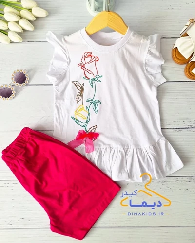 ست تیشرت و شلوارک سفید سرخابی طرح شاخه گل رز