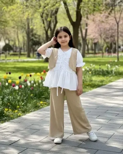 ست سه تکه بلوز و شلوار و وست سفید کرم طرح مراکشی