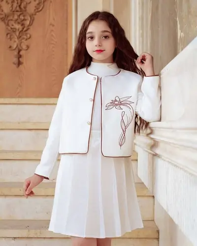 ست سه تکه کت و تاپ و دامن نباتی طرح گل لیلیوم قهوه ای