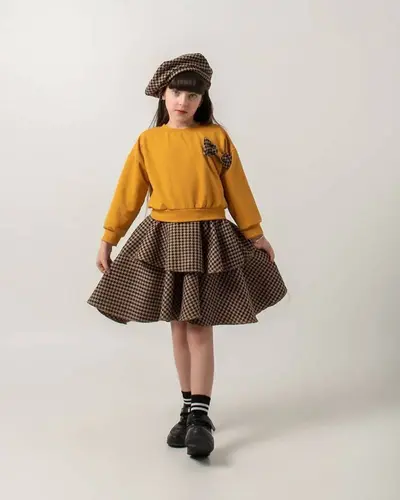 ست سه تکه کراپ و دامن و کلاه خردلی طرح پیچازی