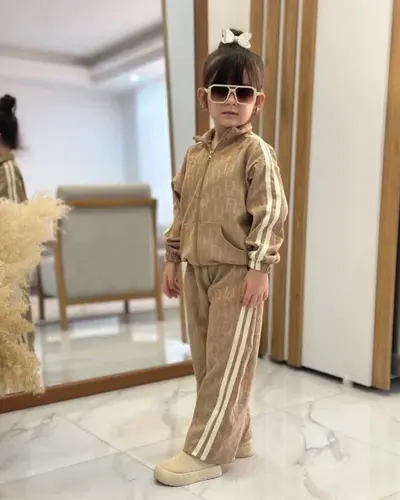 ست سوییشرت و شلوار نسکافه ای روشن طرح دیور