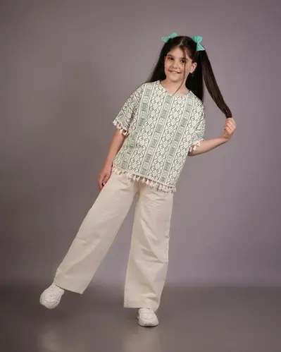 ست کراپ و شلوار لینن کرم سبز طرح مصری