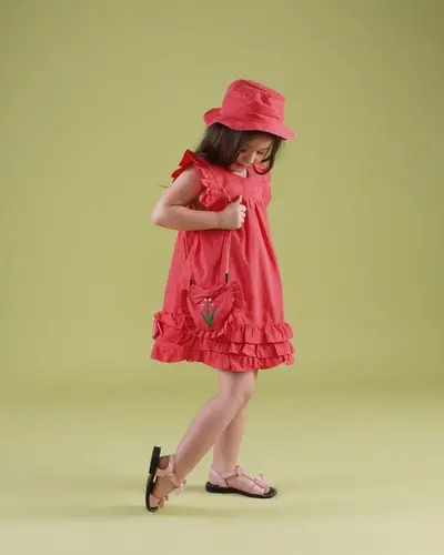 پیراهن سه تکه پایین چین قرمز طرح گلدوزی 